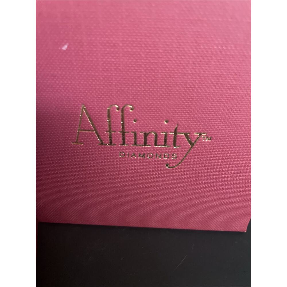 RARE Affinity Diamonds Jewelry 14K Gold Butterfly Necklace Pave Diamond Stunning - Picture 5 of 5